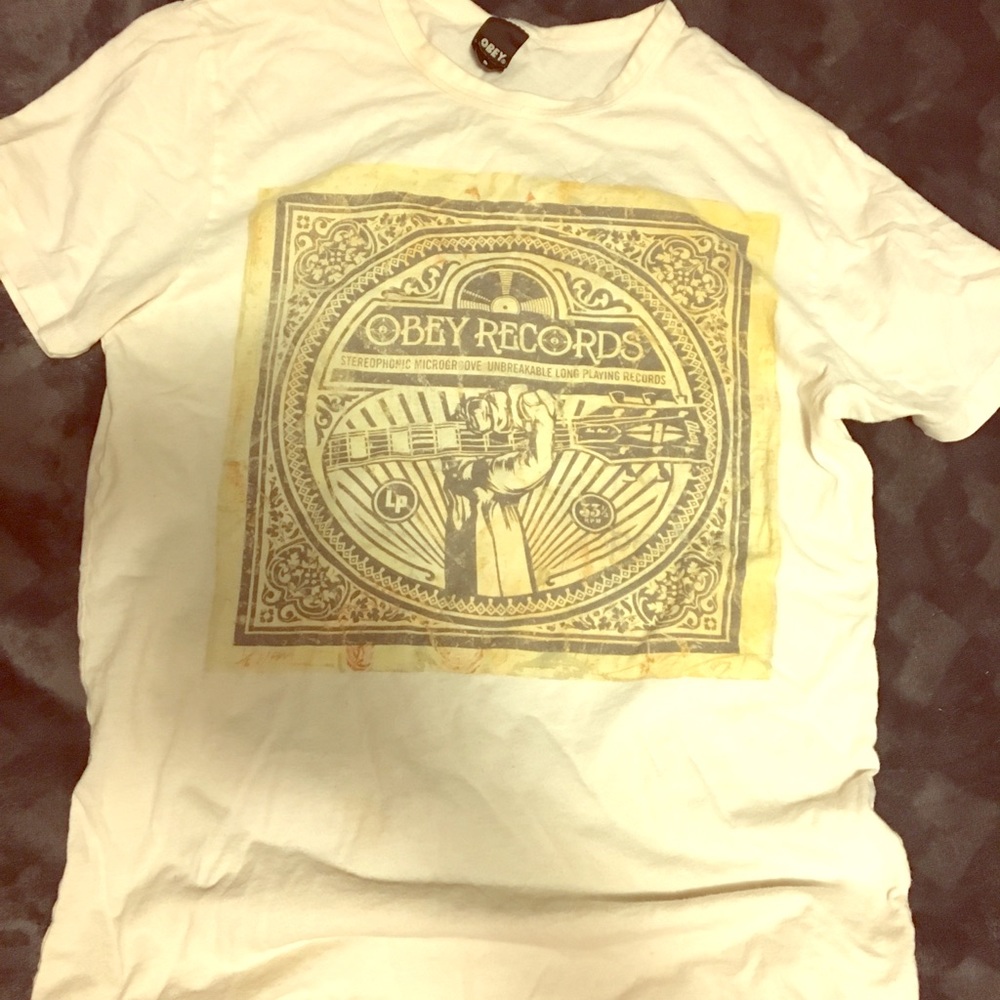 Obey t shirt